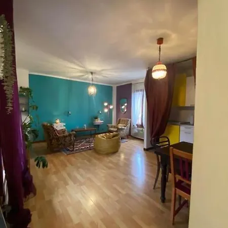 Apartment Spazioviola Intimo Boho Style Uno Spazio Magico Per L'energia Che Si Respira In Un Palazzo Della Vecchia Qui Nulla E Perfetto Ma Tutto Racconta No Wi-fi No Aria Condizionata Bologna