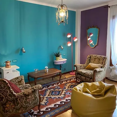 Spazioviola Intimo Boho Style Uno Spazio Magico Per L'energia Che Si Respira In Un Palazzo Della Vecchia Qui Nulla E Perfetto Ma Tutto Racconta No Wi-fi No Aria Condizionata * Bologna